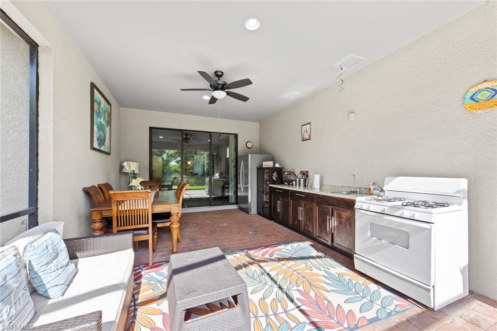 WINDING CYPRESS - Residential