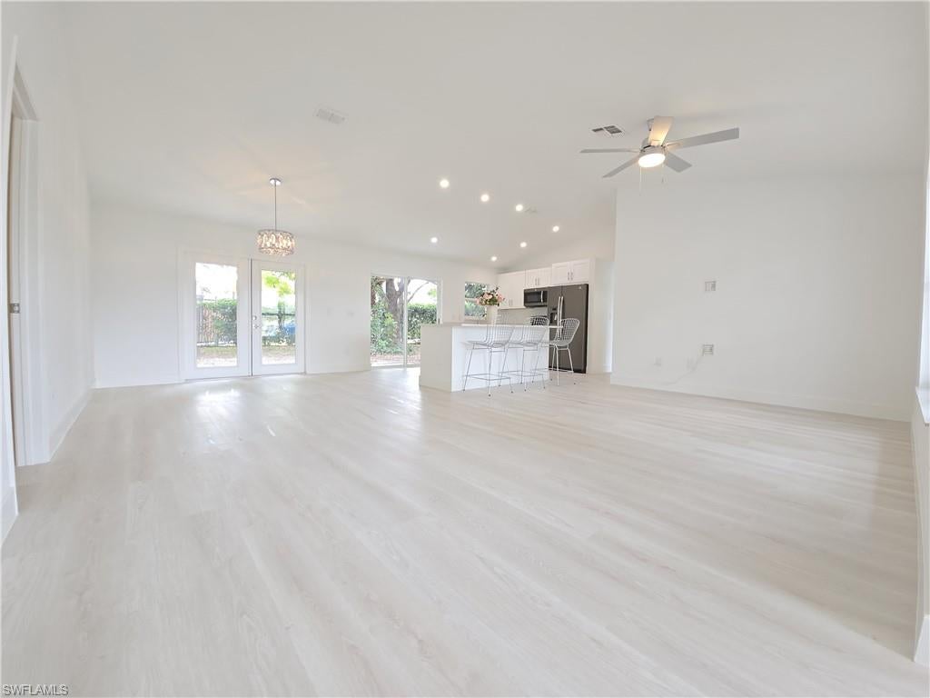 687 Grove DR