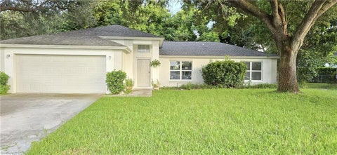 Photo of 687 Grove DR, NAPLES, FL 34120 (MLS # 226037816)