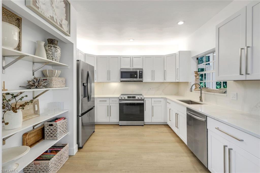 SAN CARLOS ESTATES - Residential