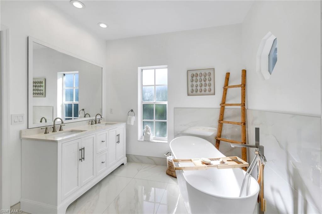 SAN CARLOS ESTATES - Residential