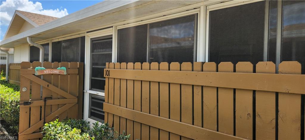 CRYSTAL LAKES - Residential Lease