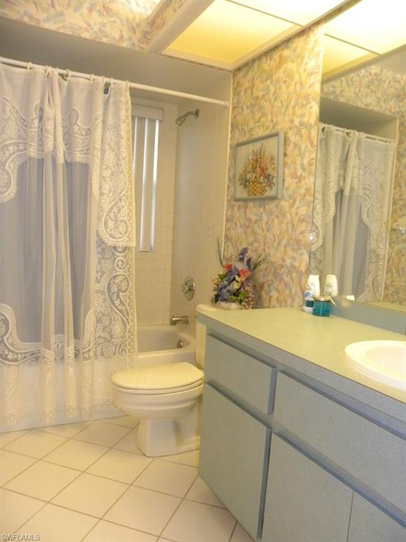 FOUNTAIN LAKES - Residential