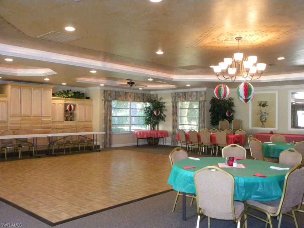 FOUNTAIN LAKES - Residential