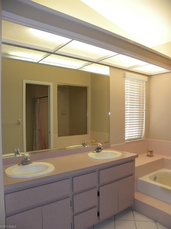 FOUNTAIN LAKES - Residential