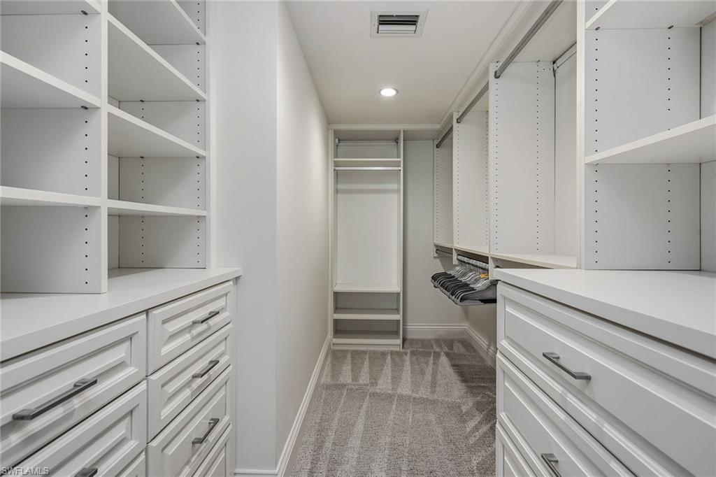 ST KITTS - Residential