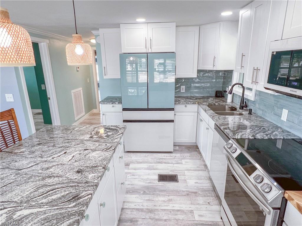 BAYSIDE ESTATES - Residential