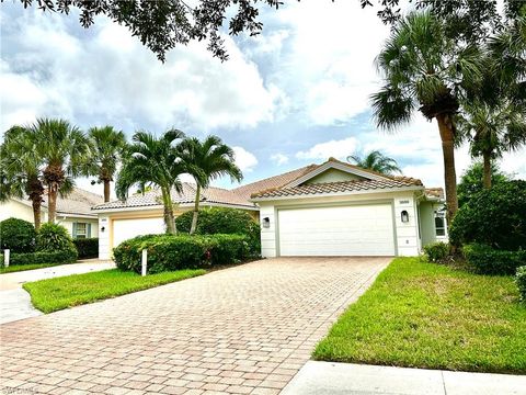 3689 Yakobi LN NAPLES FL 34119