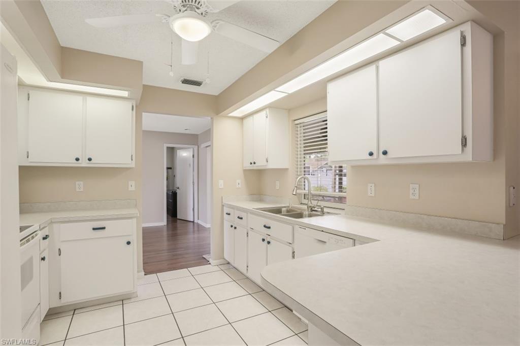 SAN CARLOS PARK - Residential