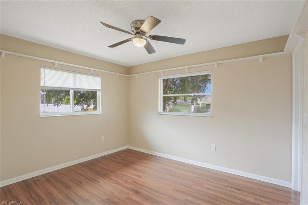 SAN CARLOS PARK - Residential