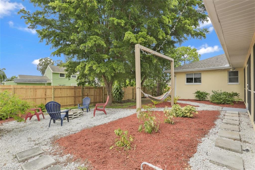 SAN CARLOS PARK - Residential