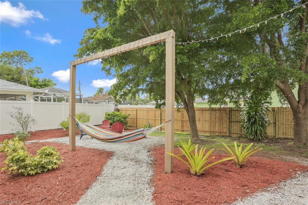 SAN CARLOS PARK - Residential