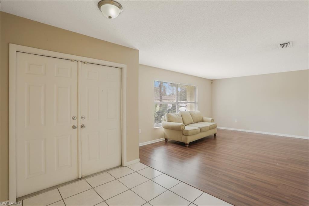 SAN CARLOS PARK - Residential