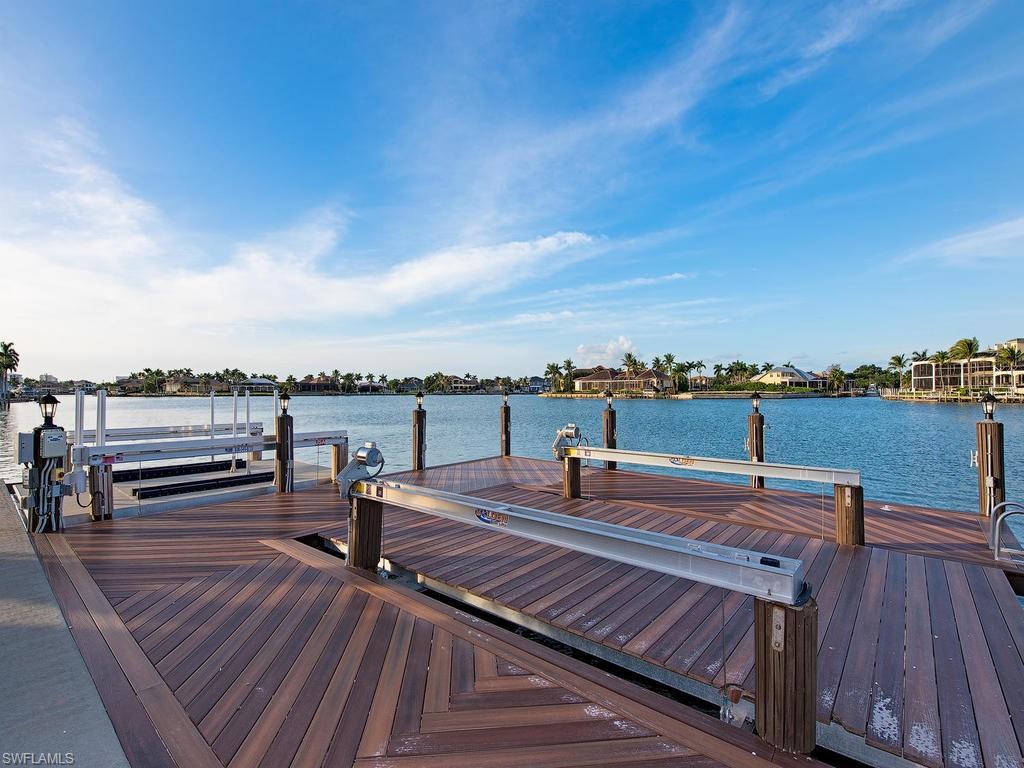 MARCO BEACH - Residential