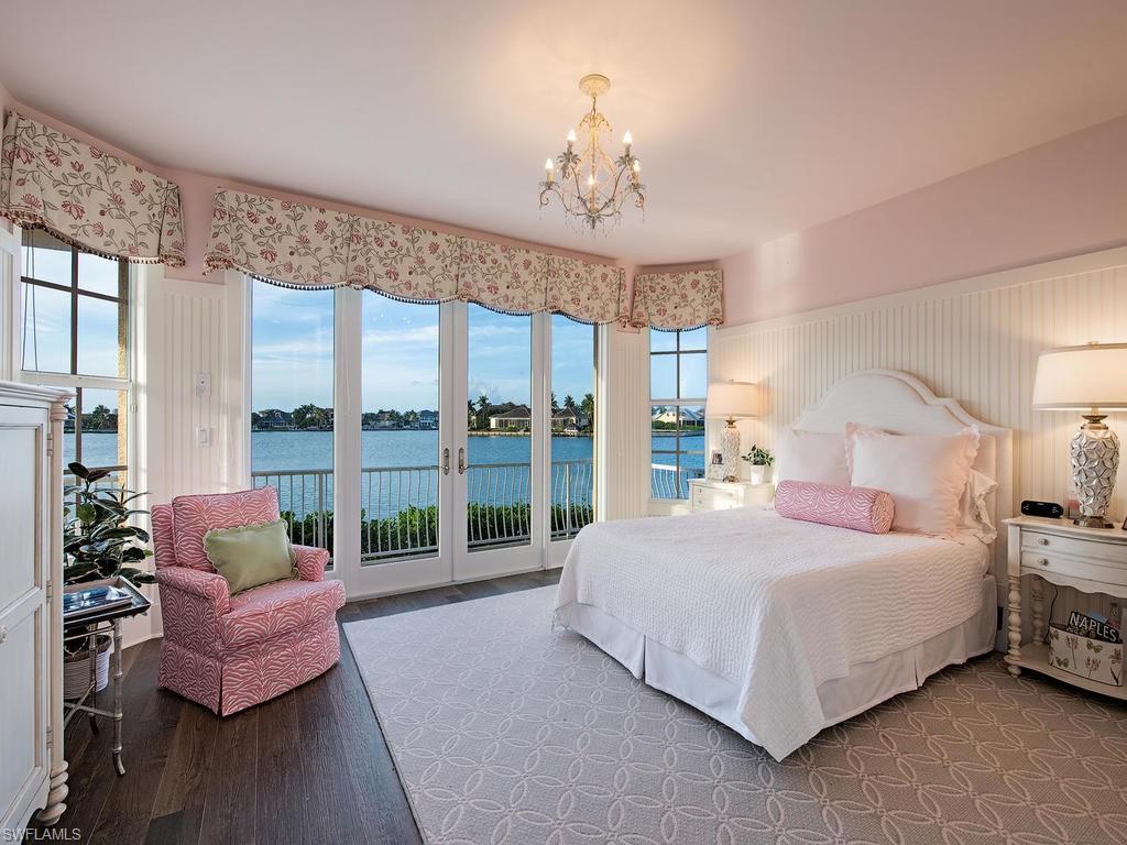 MARCO BEACH - Residential