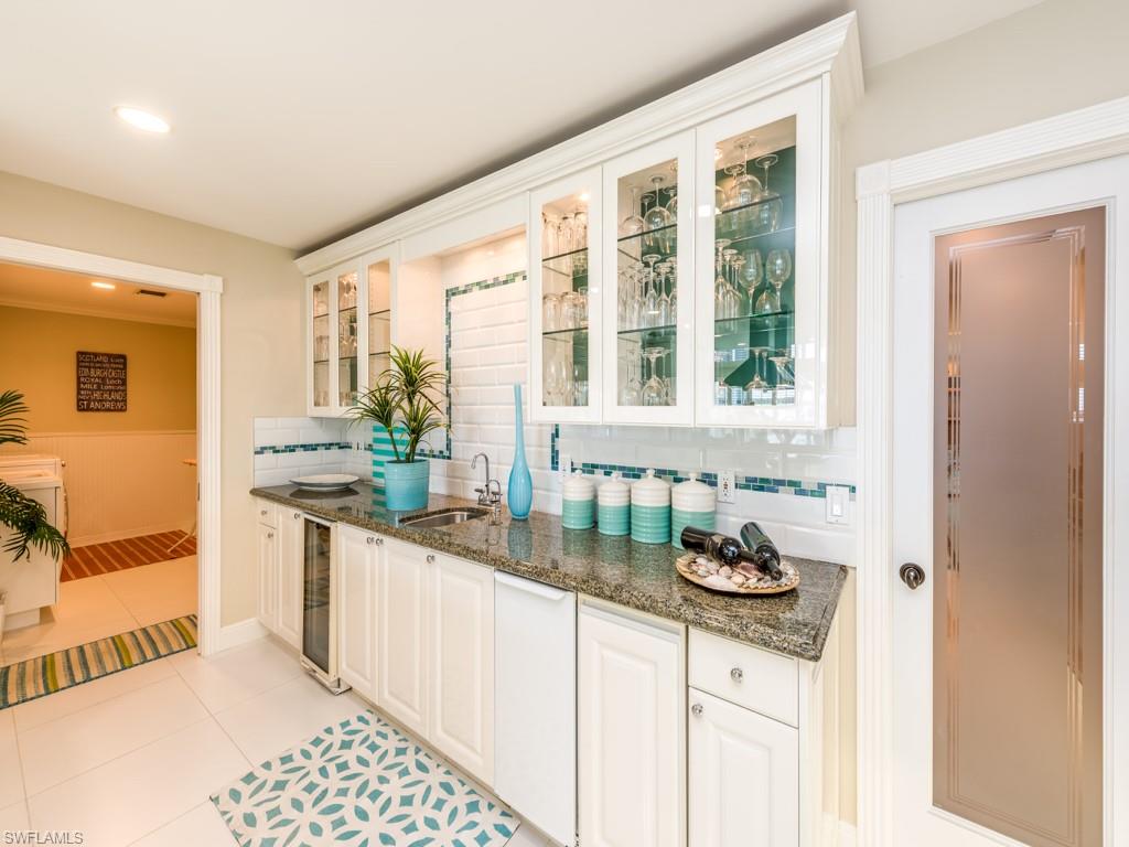 MARCO BEACH - Residential