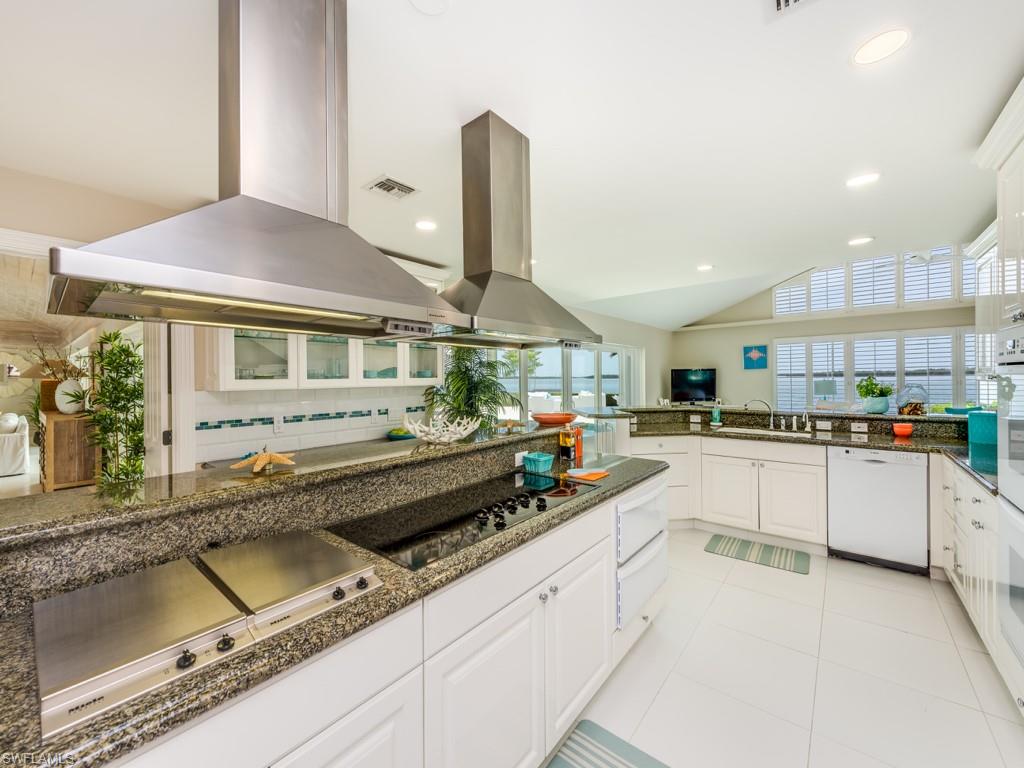 MARCO BEACH - Residential