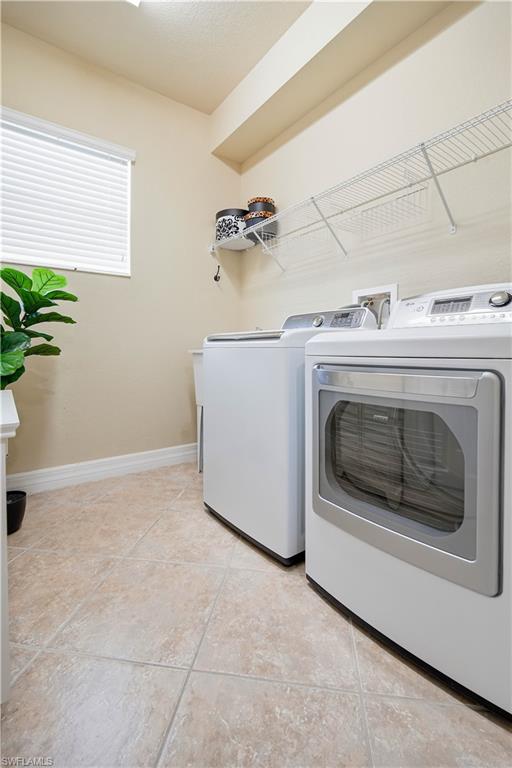 BOTANICA LAKES - Residential