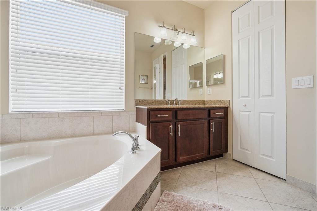 BOTANICA LAKES - Residential