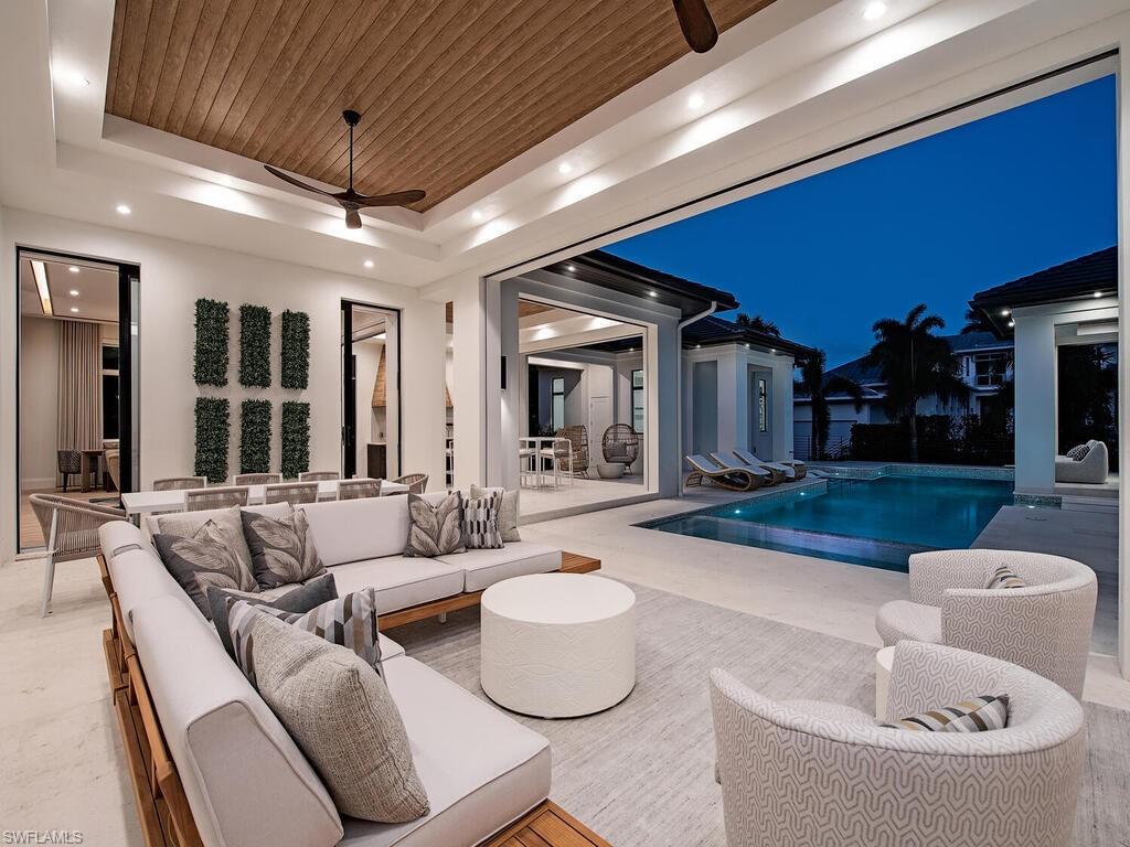 AQUALANE SHORES - Residential