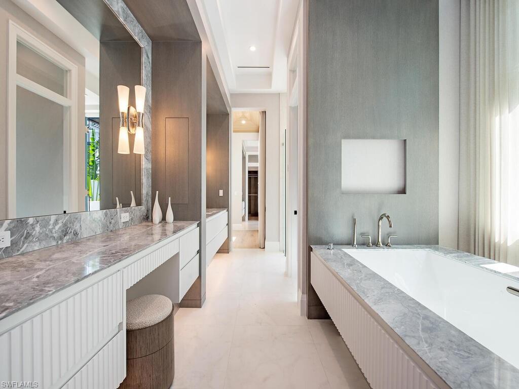 AQUALANE SHORES - Residential