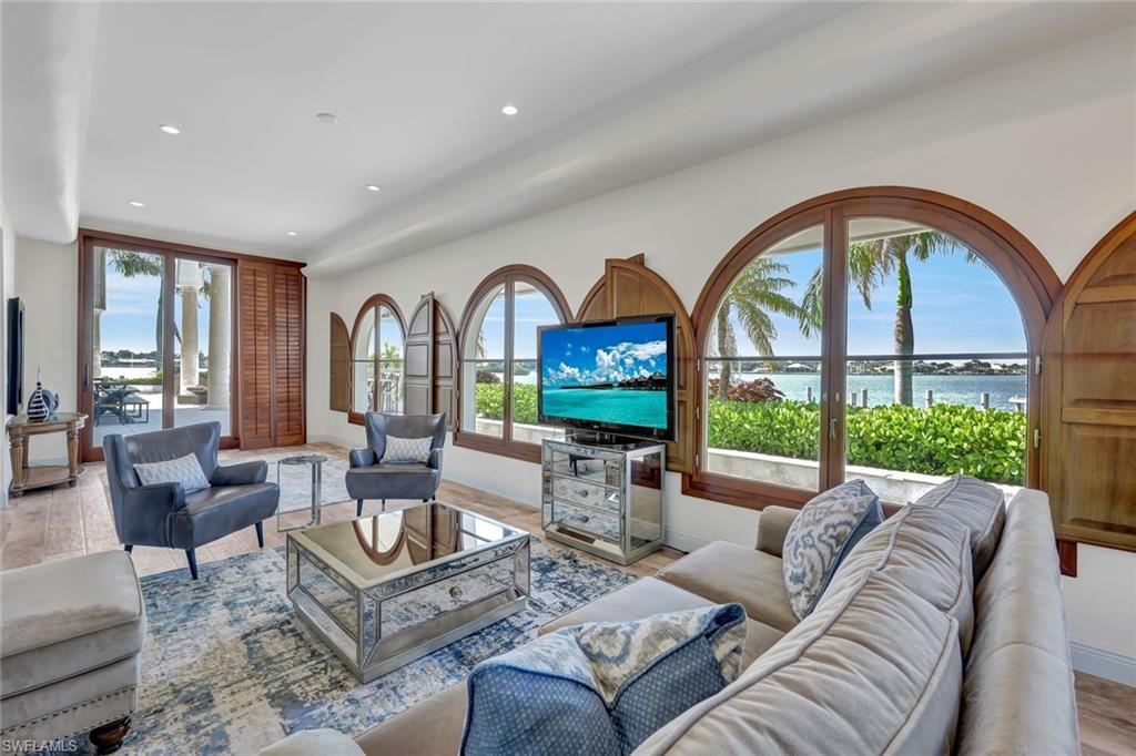 ESTATES - Residential