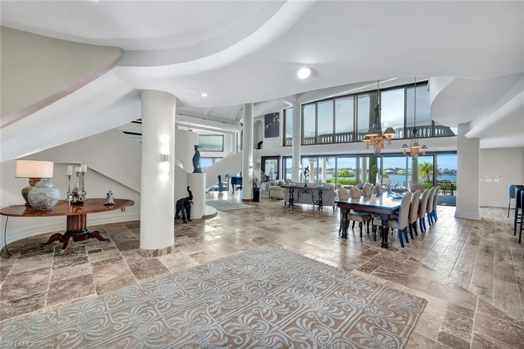 ESTATES - Residential