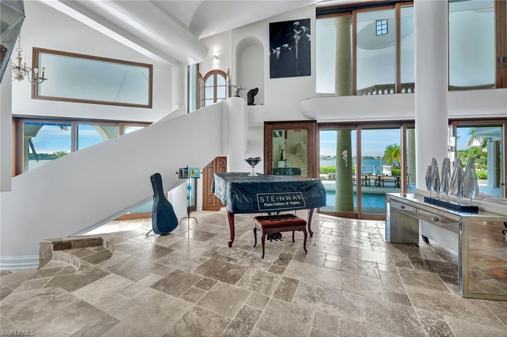 ESTATES - Residential