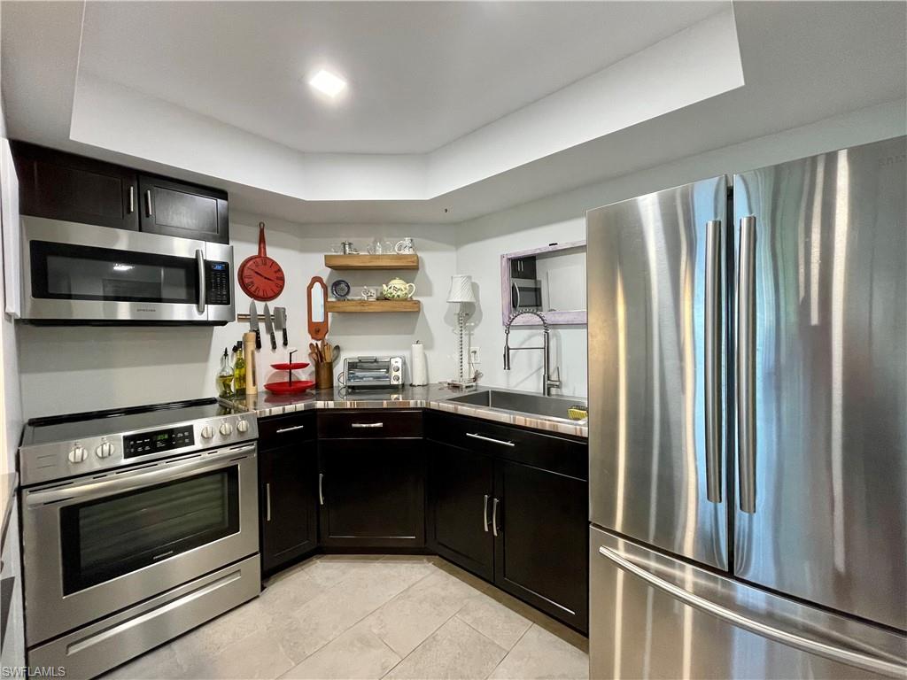 VANDERBILT TOWERS - Residential