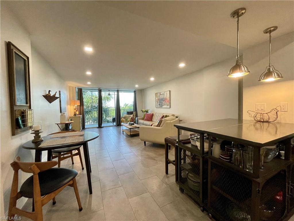 VANDERBILT TOWERS - Residential