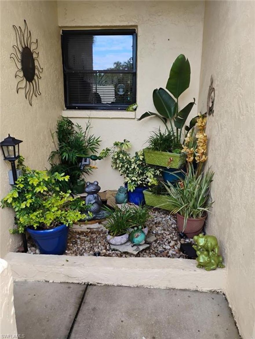 PRICE HAS BEEN REDUCED..REMODELED LAKEFRONT 2 BEDROOM 2.5 BATH END UNIT WITH SCREENED PATIO OVERLOOKING LAKE. THE MASTER ALSO HAS A SCREENED SITTING AREA PORCH FOR YOUR ENJOYMENT.NEW LAMINATE FLOORING IN LIVING AREA. NEW INTERIOR PAINT, NEW CARPETS IN BEDROOMS AND HALLWAY, UPGRADED KITCHEN CABINETS. DINING ROOM AND LIVING ROOM OPEN TO VIEW OF LAKE AND FOUNTAINS. MASTER HAS LARGE WALKIN CLOSET AND SCREENED BALCONY. SHORT DRIVE TO AIRPORT, HOSPITALS, DINING, AND BEACHES