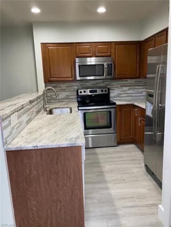 ENGLISH VILLAGE CONDO - Residential