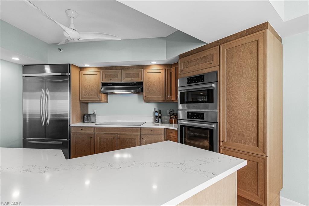 CONTESSA AT BAY COLONY - Residential