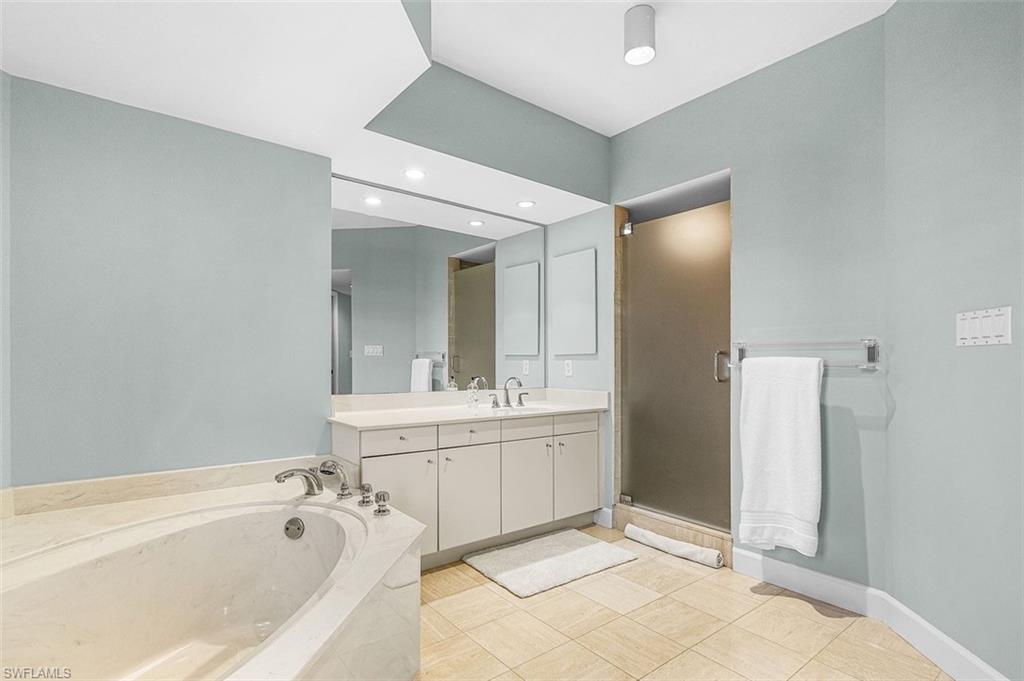 CONTESSA AT BAY COLONY - Residential