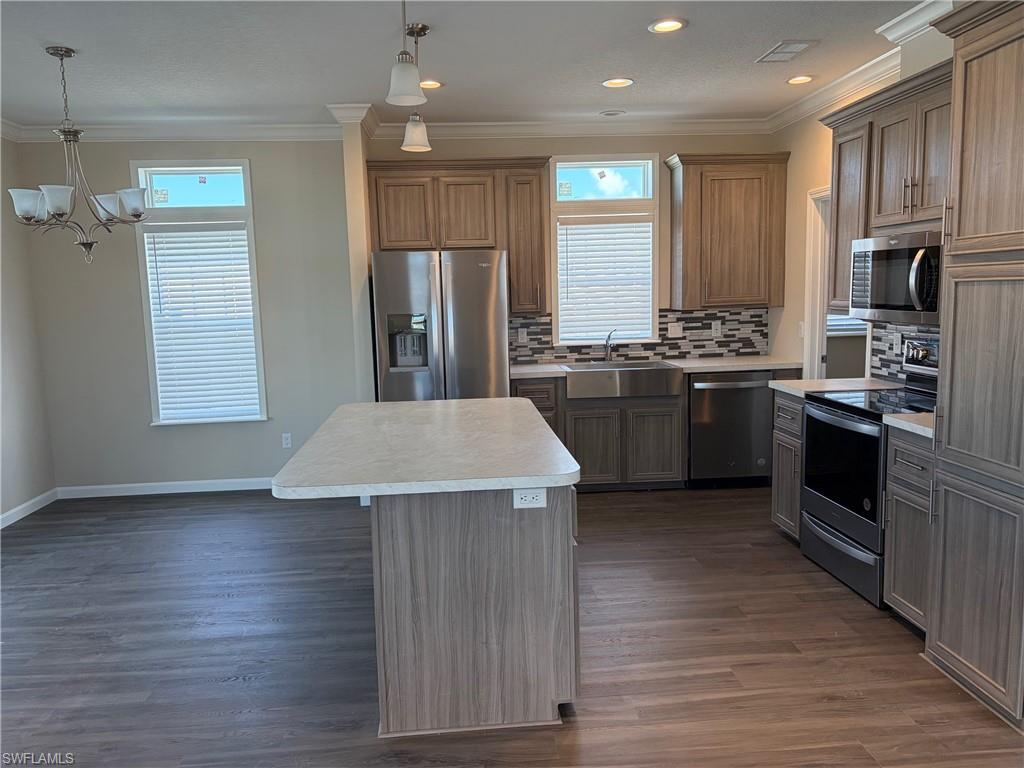 BAYSIDE ESTATES - Residential