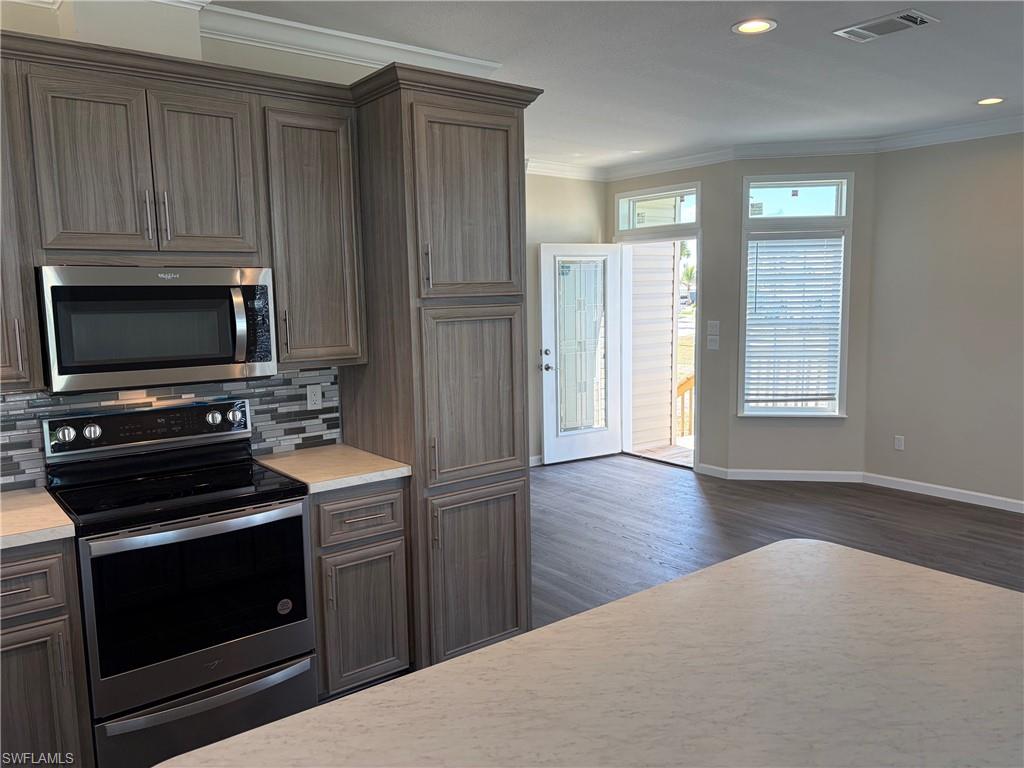 BAYSIDE ESTATES - Residential