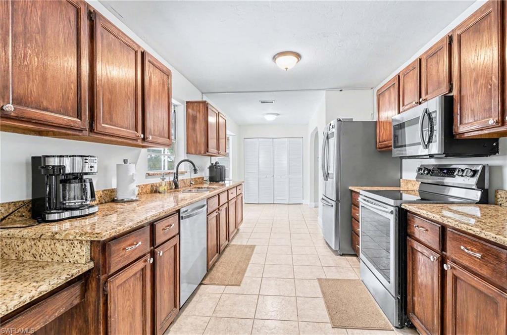 GOLDEN GATE ESTATES - Residential