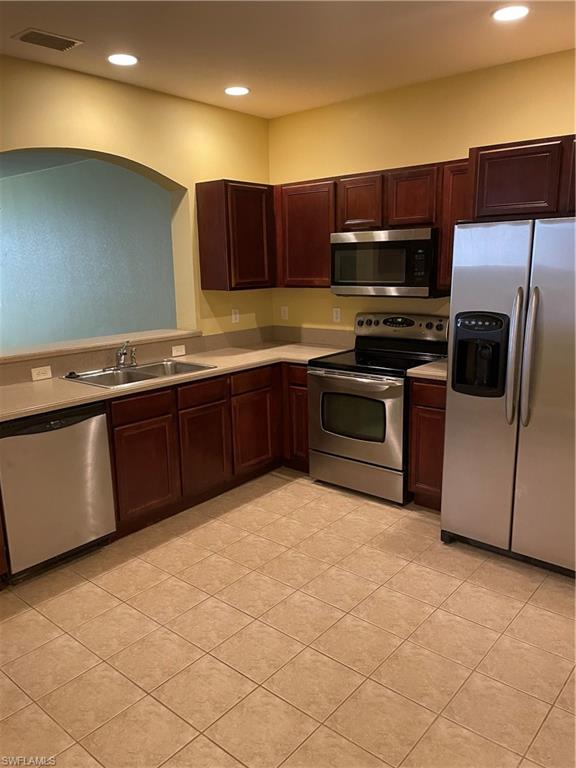 COLONNADE AT FORUM - Residential