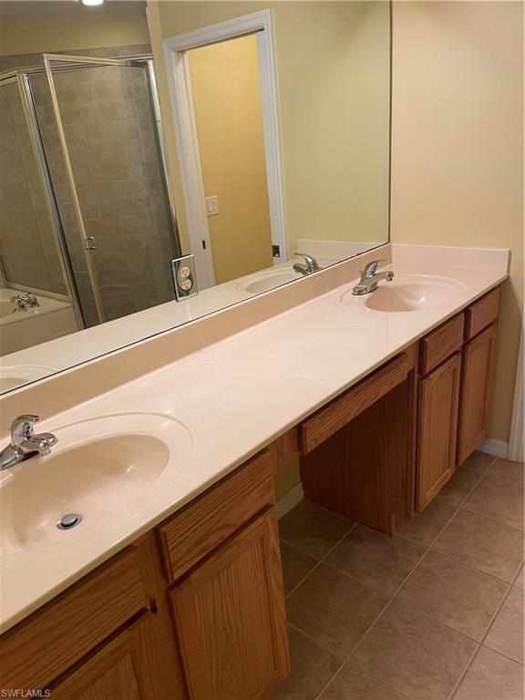 COLONNADE AT FORUM - Residential