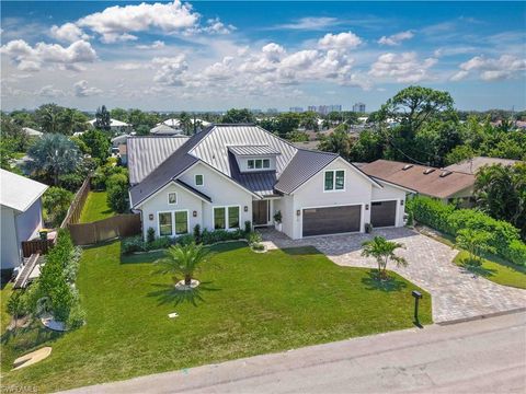 818 93rd AVE N NAPLES FL 34108