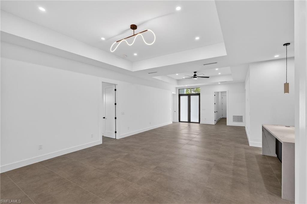 GOLDEN GATE ESTATES - Residential