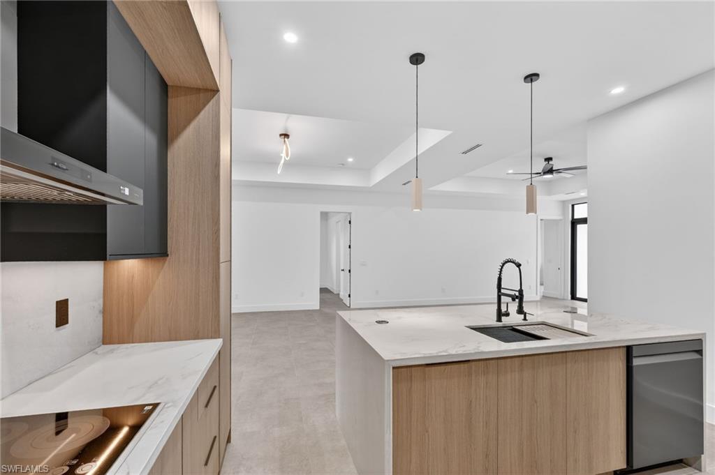 GOLDEN GATE ESTATES - Residential