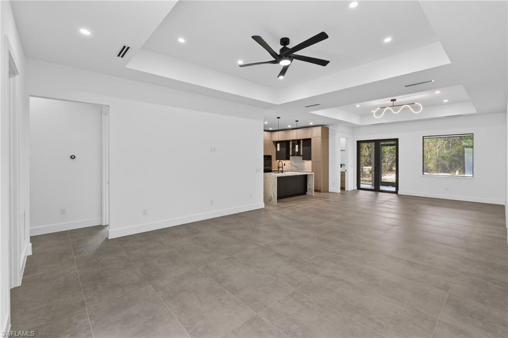 GOLDEN GATE ESTATES - Residential