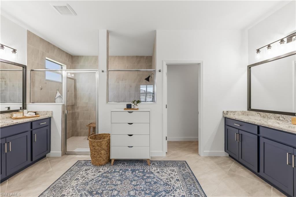 COUNTRY CLUB - Residential