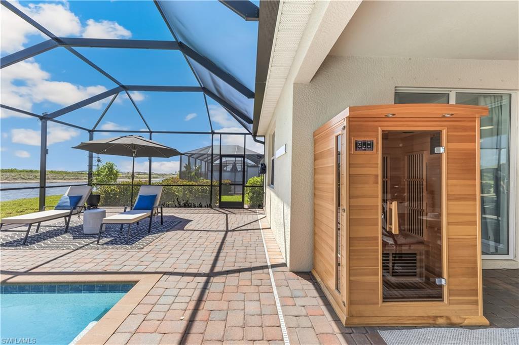 COUNTRY CLUB - Residential