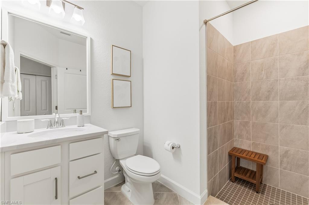 COUNTRY CLUB - Residential