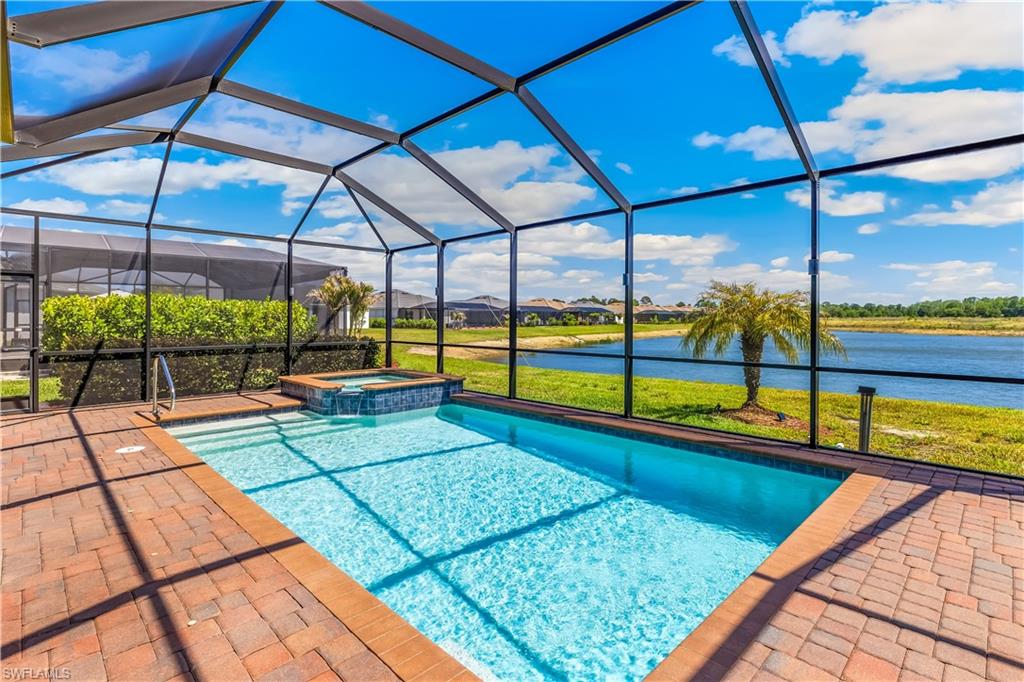 COUNTRY CLUB - Residential