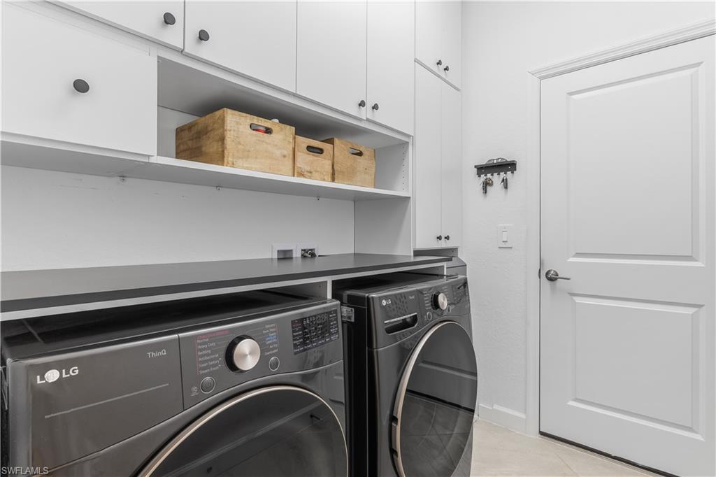 COUNTRY CLUB - Residential