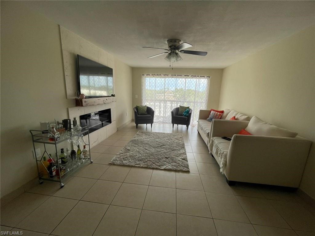 WINDSOR WEST - Residential