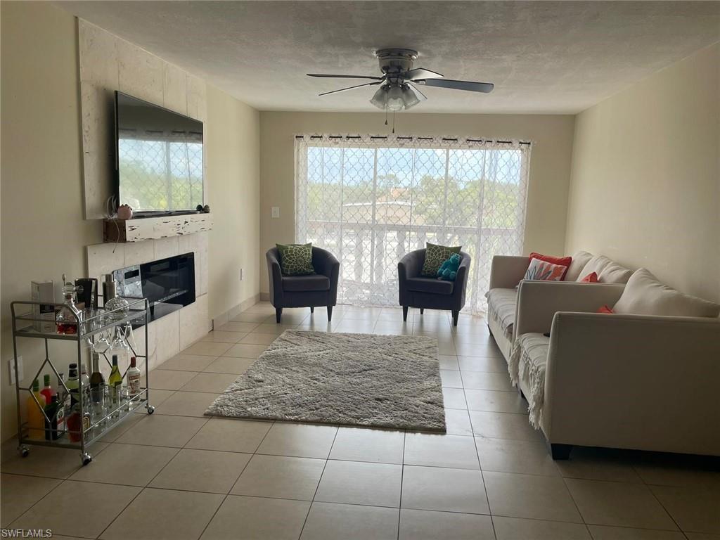 WINDSOR WEST - Residential